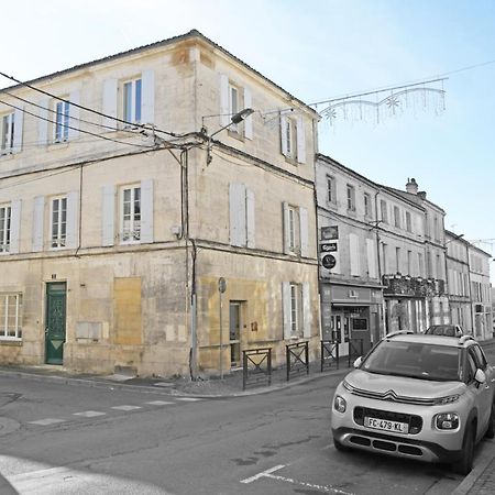 T3 de charme situé en hyper centre avec wifi, netflix, linge, draps, savons et serviettes fournis Cognac Esterno foto